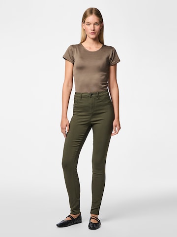 PIECES Skinny Farkkuleggingsit 'HIGHSKIN' värissä vihreä