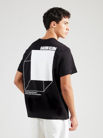 Tricou de la Calvin Klein Jeans pe negru: față