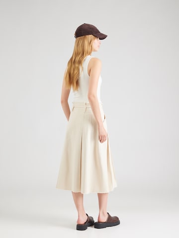 Jupe & Other Stories en blanc