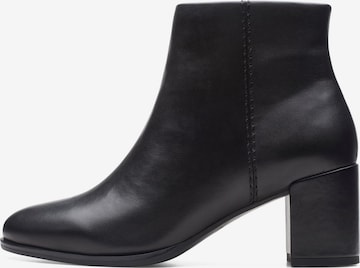 CLARKS Ankle Boots in Schwarz