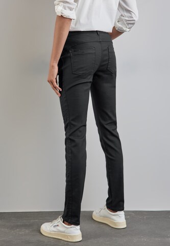 Coupe slim Pantalon STREET ONE en noir