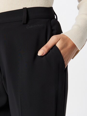 Loosefit Pantalon à plis Calvin Klein en noir