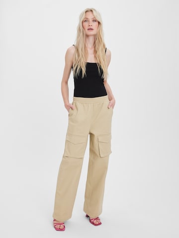 VERO MODA Regular Cargo trousers 'MARIA' in Beige