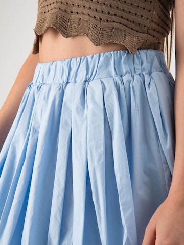 MND - Falda 'Balloon miniskirt' en azul