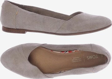 TOMS Flats & Loafers in 40 in Beige: front