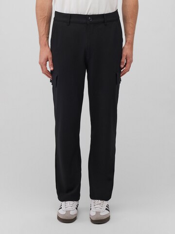 Mavi Regular Cargo Pants in Black: front