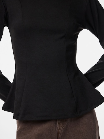 PIECES Shirt 'PCLUCCI PEPLUM' in Zwart