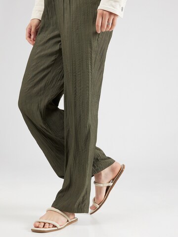 ABOUT YOU Regular Pants 'Gunda' in Green