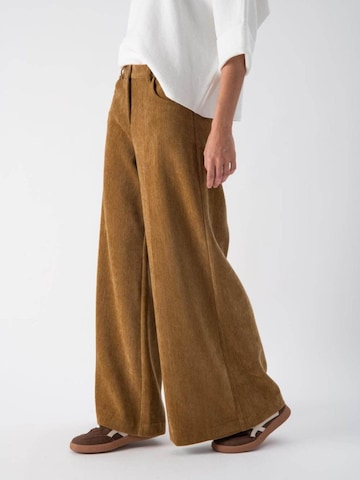 MND Wide Leg Bukser 'Wide-Leg Ribbed with Pockets' i gul
