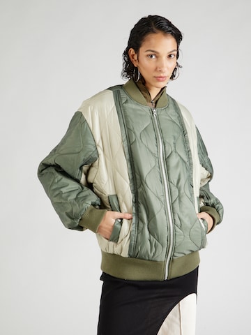 TOPSHOP Between-Season Jacket in Green: front