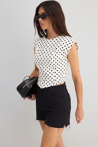 Trendyol - Blusa en blanco