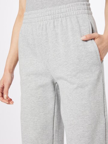 Loosefit Pantaloni de la Cotton On pe gri