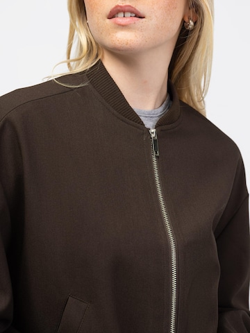 BROKE + SCHÖN Between-Season Jacket in Brown