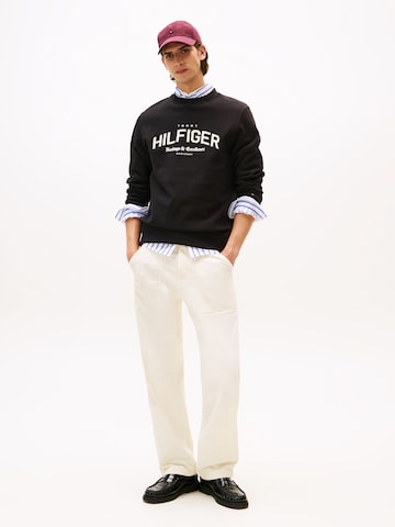 TOMMY HILFIGER Sweatshirt in Black