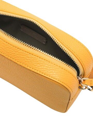 Coccinelle Handtasche 'COCCINELLE TEBE' in Gelb