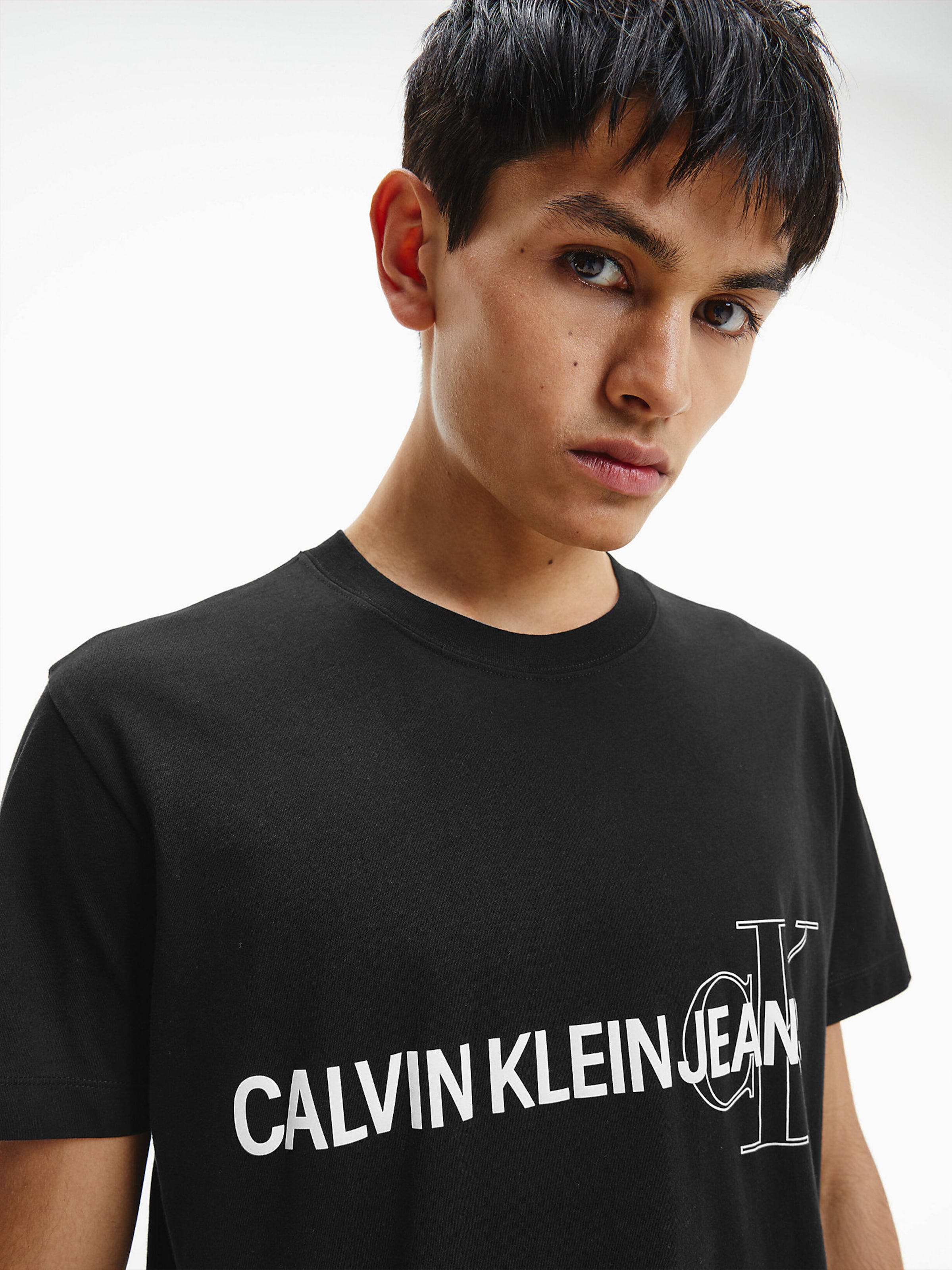 Männer Shirts Calvin Klein Jeans T-Shirt in Schwarz - SV33001