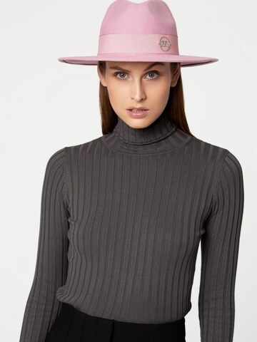 Chapeaux 'Alvossi' Giodoro en rose