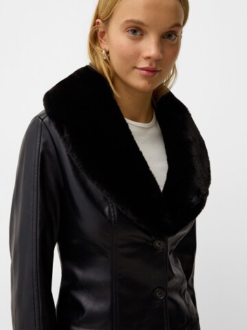 Bershka Jacke in Schwarz
