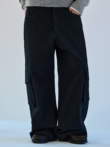 Baggy Pantaloni cargo di Bershka in blu: frontale