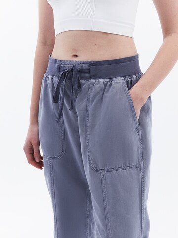 OXXO Tapered Trousers in Grey
