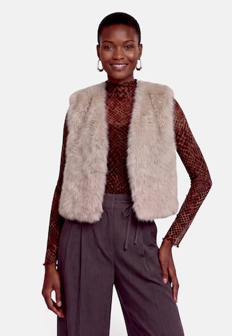 Gilet di zero in grigio: frontale