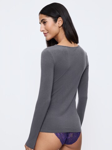 T-shirt ' Beauty Layers ' TRIUMPH en gris