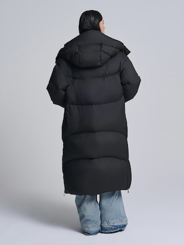 AEMMI Winter Coat in Black