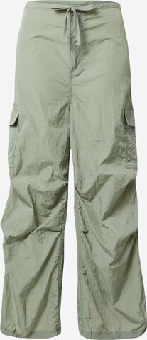 Loosefit Pantalon cargo Monki en vert : devant