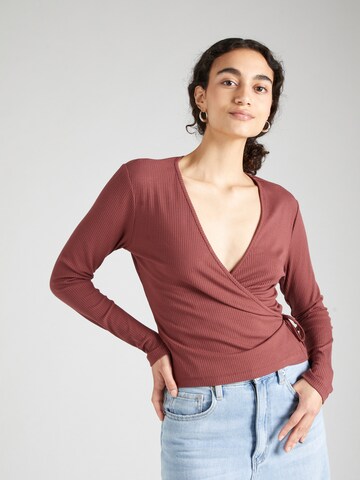 Pull-over 'Ragna' ABOUT YOU en marron : devant