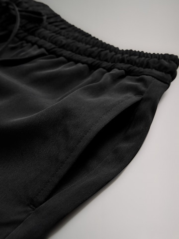 The Set Wide Leg Hose in Schwarz