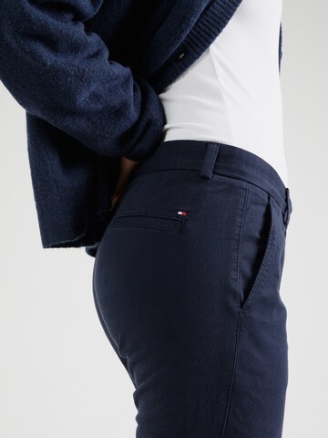 Coupe slim Pantalon chino TOMMY HILFIGER en bleu