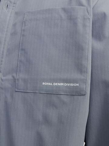 R.D.D. ROYAL DENIM DIVISION Comfort fit Button Up Shirt in Blue