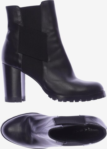 Casadei Dress Boots in 37 in Black: front