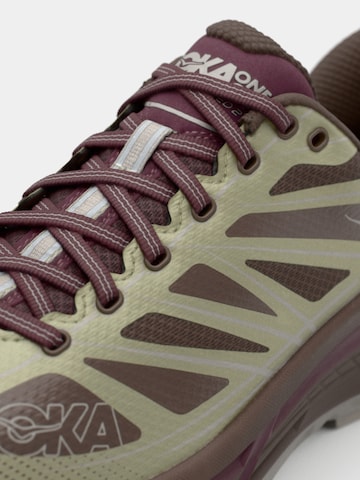 Sneaker bassa 'Mafate Speed 2' di HOKA in marrone