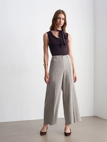 Pantaloni 'Hose' di Dilvin in grigio: frontale