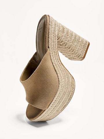 Mule Bershka en marron