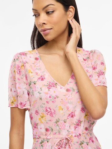 Robe d’été 'VIFALIA' VILA en rose