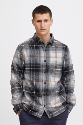 INDICODE JEANS - Ajuste regular Camisa 'Valmer' en negro: frente