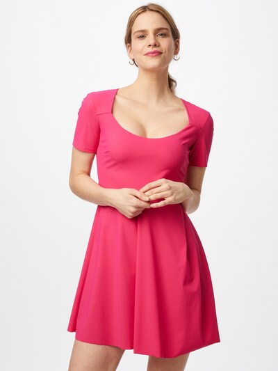 Rochie PATRIZIA PEPE pe roz, Vizualizare model