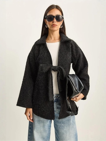 Cardigan Bianco Lucci en noir : devant