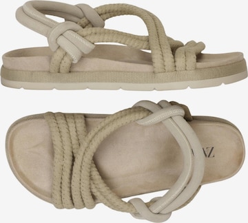 ZARA Sandalen 43 in Beige: Vorderseite