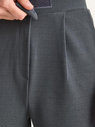 Loosefit Pantalon à pince Bianco Lucci en gris