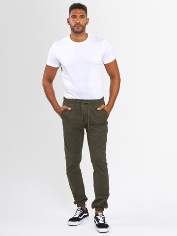 Alessandro Salvarini Tapered Pants in Green