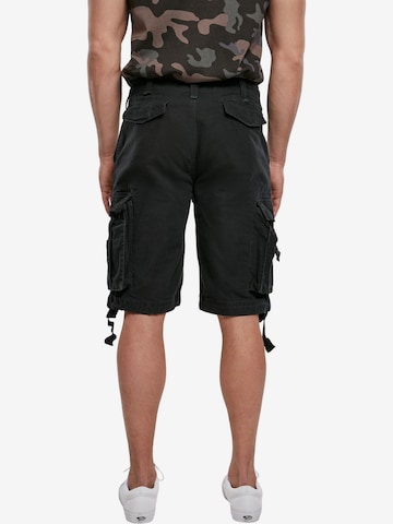 Brandit Regular Cargoshorts in Schwarz