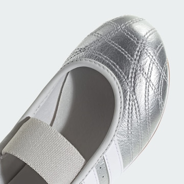 ADIDAS ORIGINALS Sneakerina 'Taekwondo' in Silber