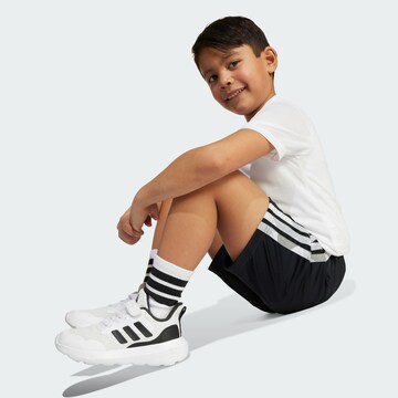 ADIDAS SPORTSWEAR Тренировочный костюм 'Essentials' в Белый