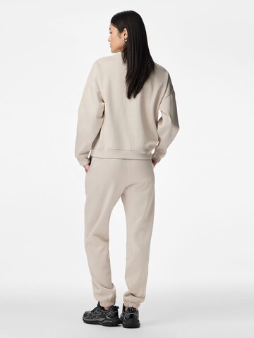 PIECES - Tapered Pantalón 'PCRISSO' en gris