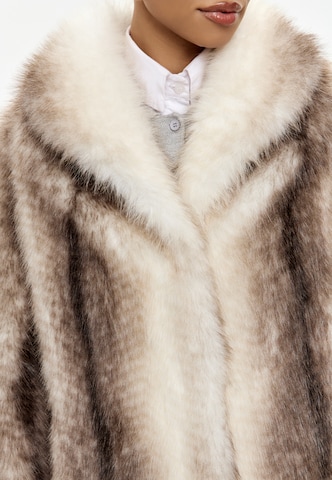 CESARE GASPARI Mantel in Beige