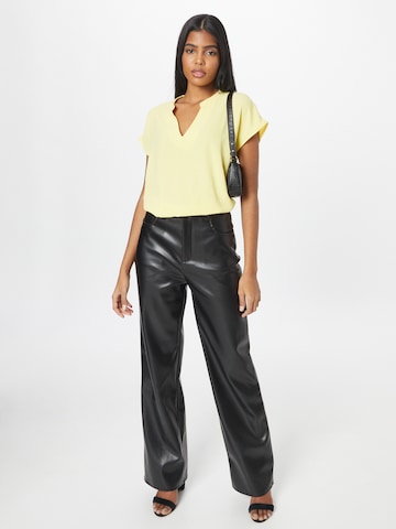 JDY - Blusa en amarillo