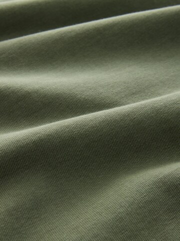 Tricou de la Next pe verde